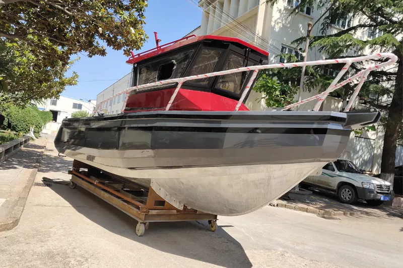 What Makes a 25ft Aluminum Cuddy Cabin Cruiser Recreational Pontoon Boat a Versatile Choice?