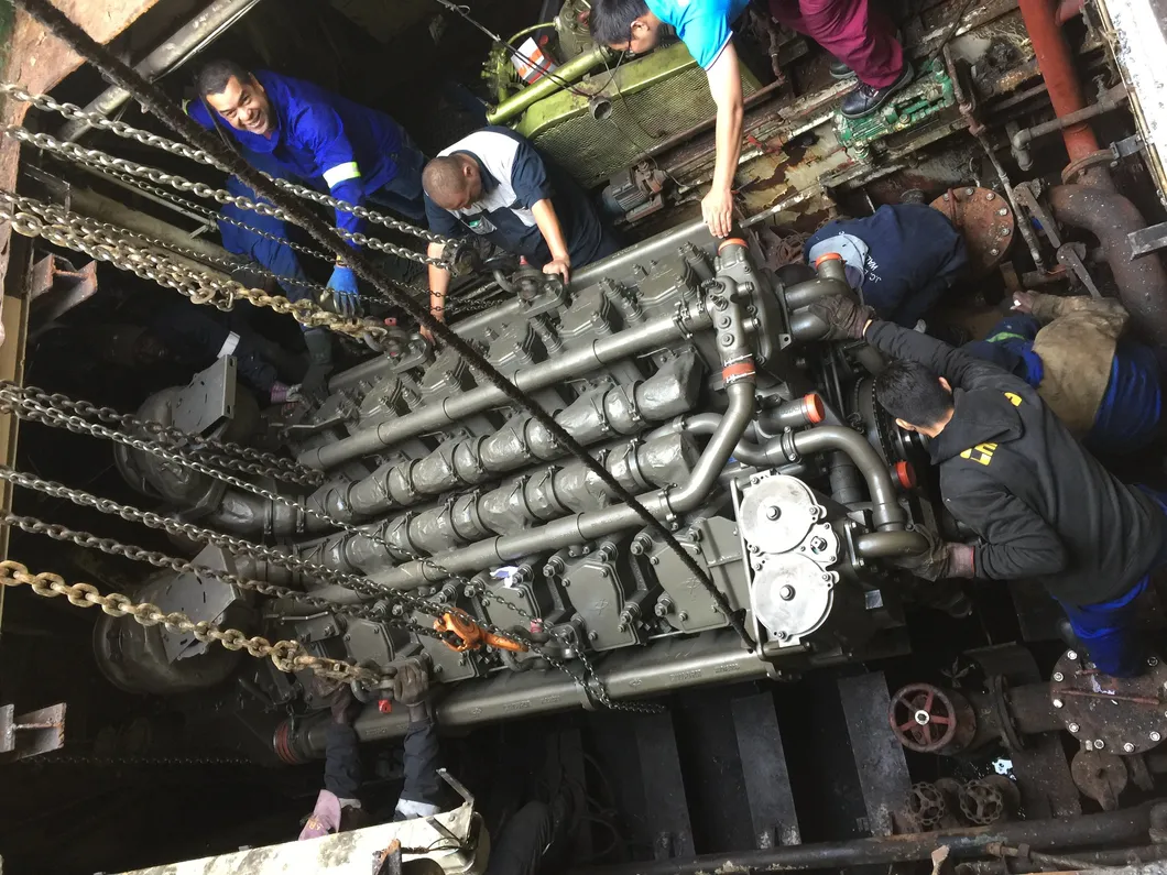 2200HP Motor Marino Diesel Yuchai Marine Engine 2200HP Main Engine