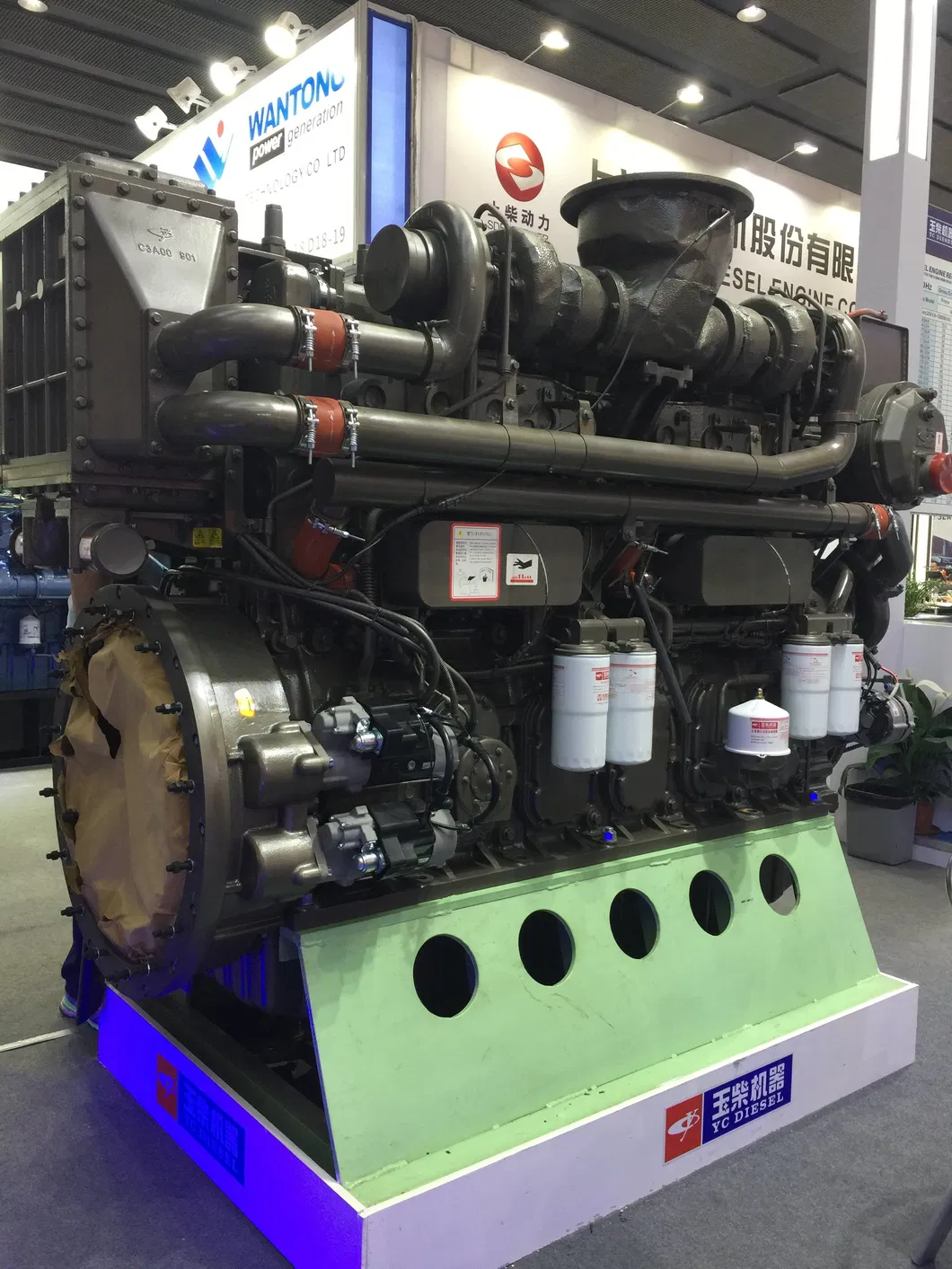 960HP 1350rpm Germany Mtu Technology Motor 960HP Yuchai Marine Engine