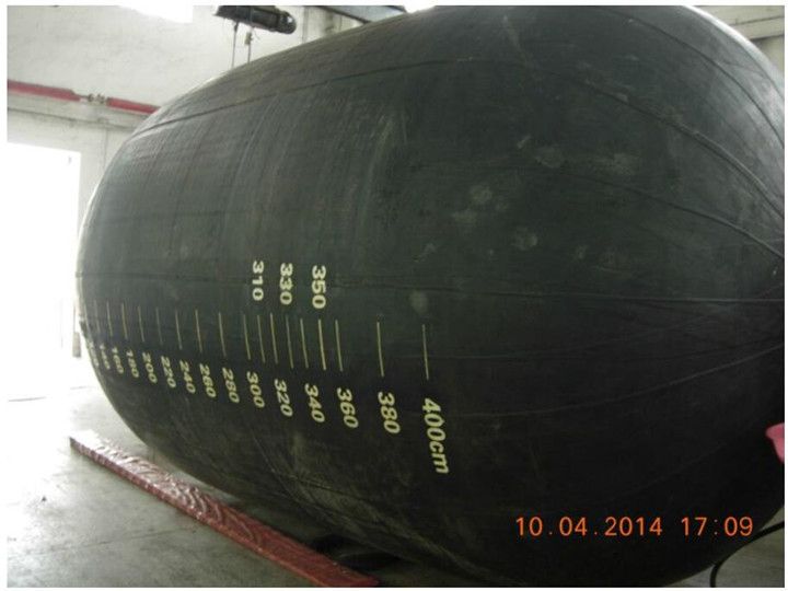 Anti Aging Ship Pneumatic Rubber Fender Used for Dock and Vessel with Iacs Certificate
